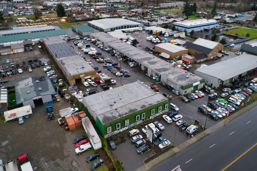 More Photos Of 136 Stewart Rd SE, Pacific Flex For Lease