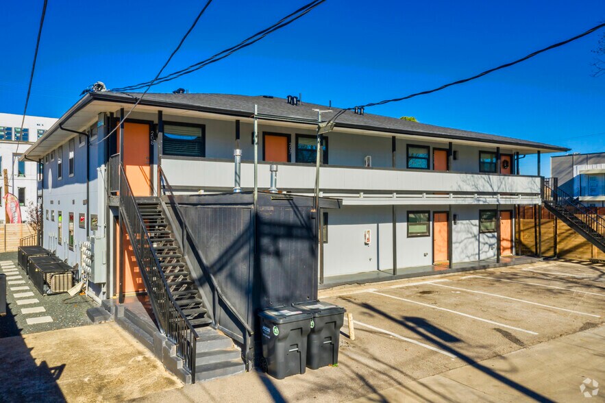 More Photos Of 4400 San Jacinto St, Dallas Multifamily For Sale