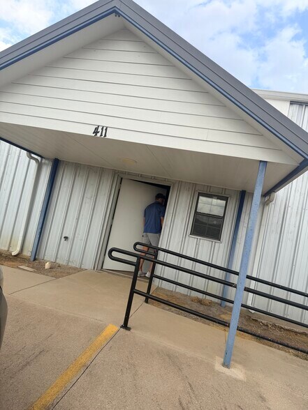 More Photos Of 411 Lee Rd, Mineral Wells Warehouse For Sale