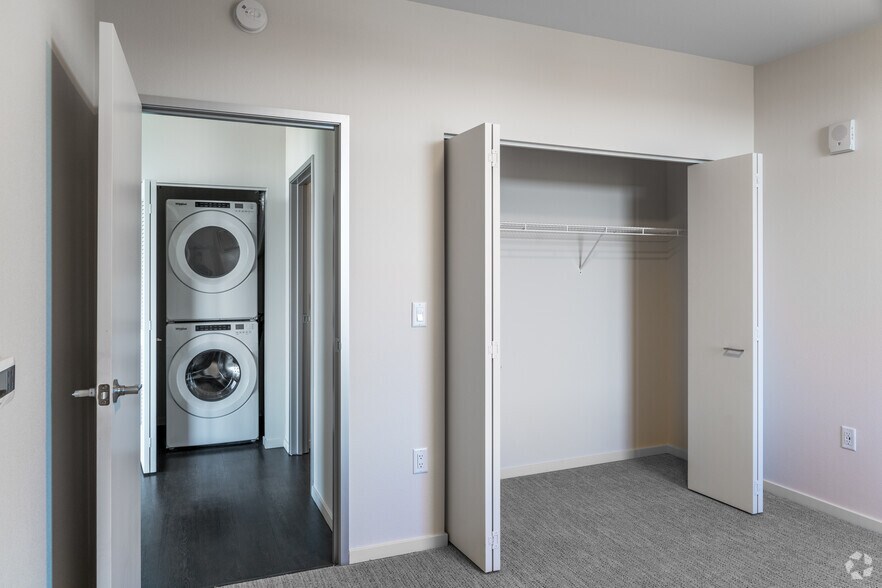 More Photos Of 875 NE 27th Ave, Portland Apartments For Lease