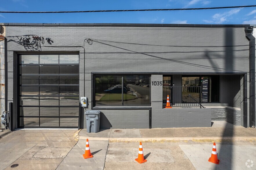 More Photos Of 1035 E Levee St, Dallas Showroom For Sale