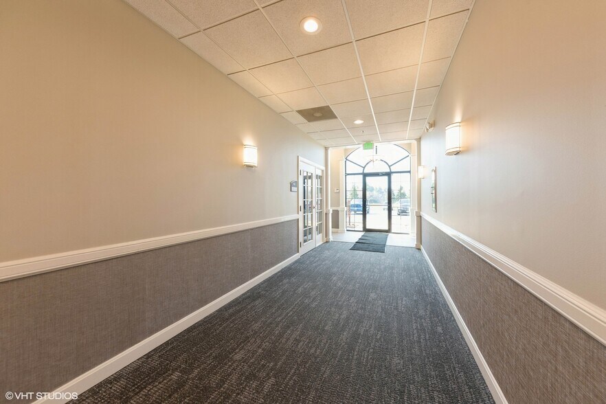 More Photos Of 6475 Washington St, Gurnee Office For Sale