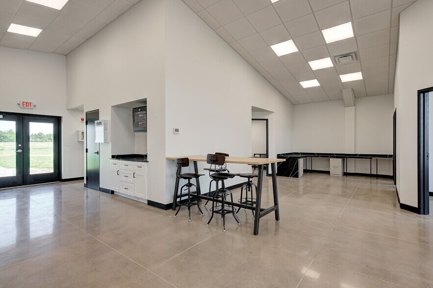 More Photos Of 501 E Britton Rd, Oklahoma City Auto Dealership For Lease