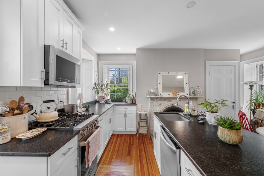 More Photos Of 401 Essex St, Salem Apartments For Sale