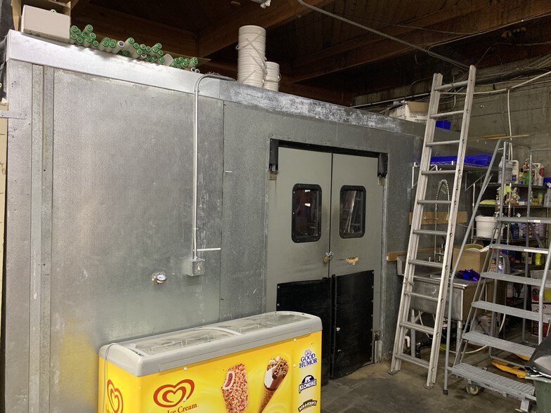 More Photos Of 335 N Wycoff Ave, Bremerton Distribution For Lease