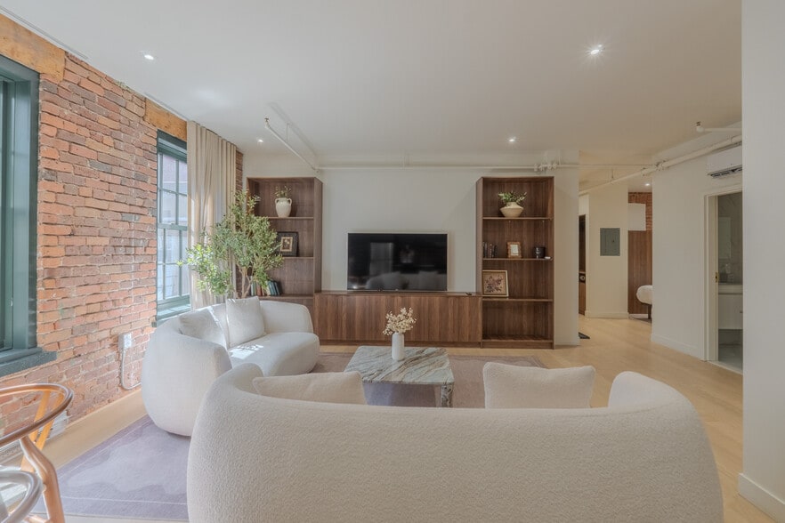 More Photos Of 754-762 Rue Saint-Paul O, Montréal Apartments For Sale