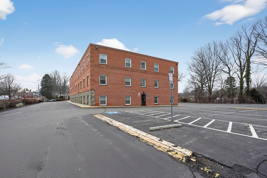 More Photos Of 4701 Randolph Rd, Rockville Medical For Lease