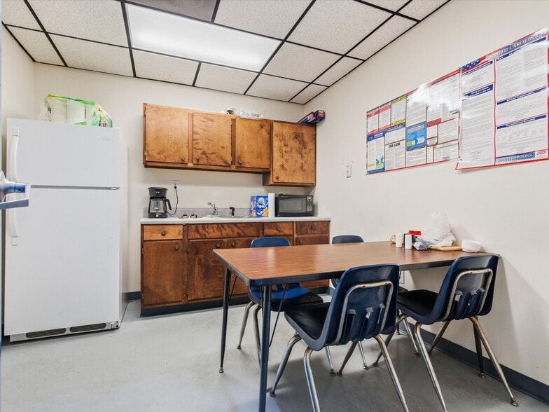 More Photos Of 2118 Carolina Place Dr, Fort Mill Warehouse For Sale