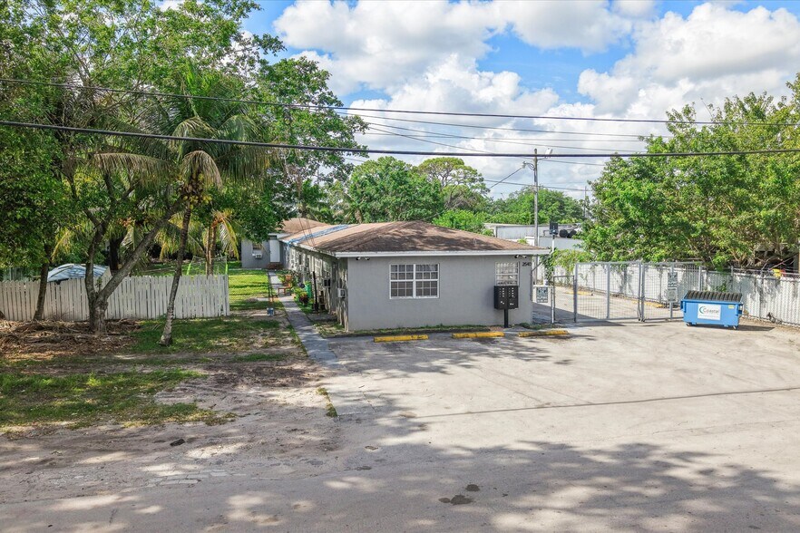 More Photos Of 2540 NW 90th St, Miami Apartments For Sale