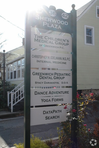 More Photos Of 36 Sherwood Pl, Greenwich Office For Lease