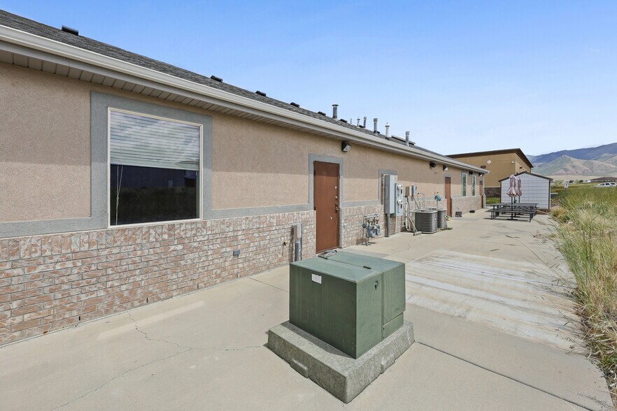More Photos Of 494 E 2400 N, Tooele Office For Lease