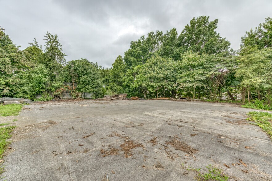 More Photos Of 3545 W Market St, Johnson City Industrial For Sale