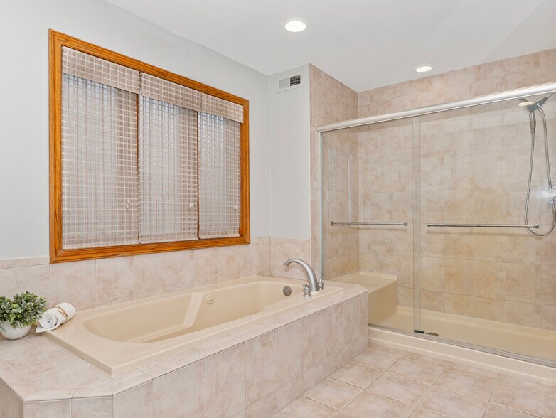 More Photos Of 22660 S Harlem Ave, Frankfort Flex For Sale