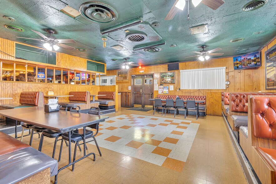 More Photos Of 1020 Sharon Rd, Beaver Restaurant For Sale