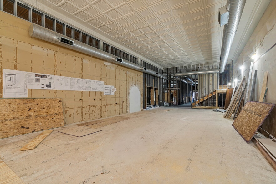 More Photos Of 1309 Tower Ave, Superior Restaurant For Sale