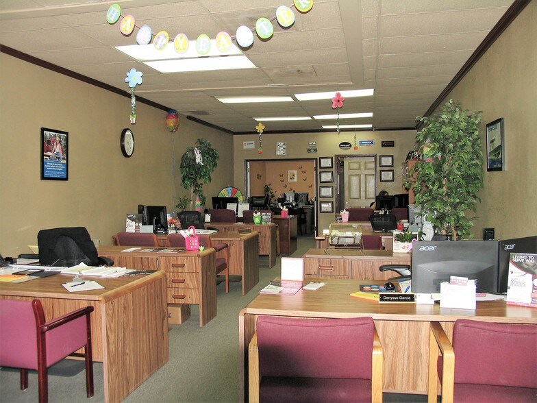 More Photos Of 1149-1163 N Tustin St, Orange General Retail For Lease