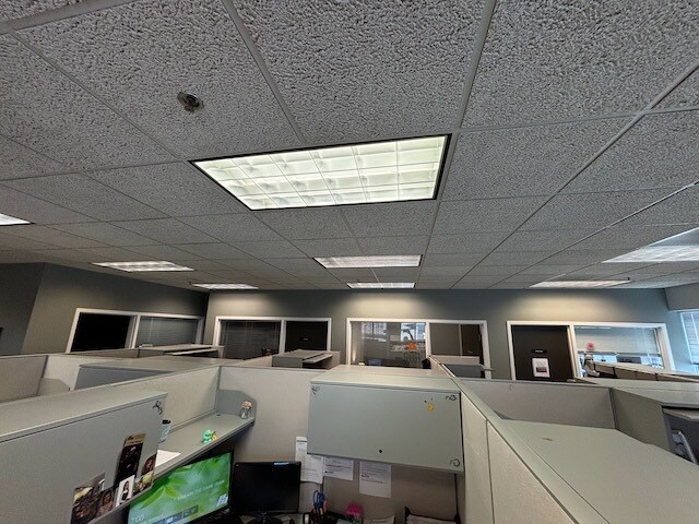 More Photos Of 21 SE 3rd St, Evansville Office For Lease