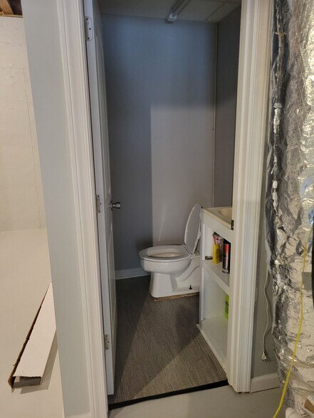 More Photos Of 182 Ben Burton Cir, Bogart Office For Sale