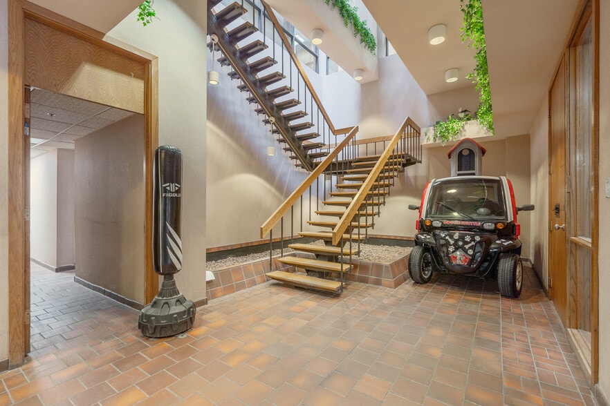 More Photos Of 344 W Genesee St, Syracuse Loft Creative Space For Lease