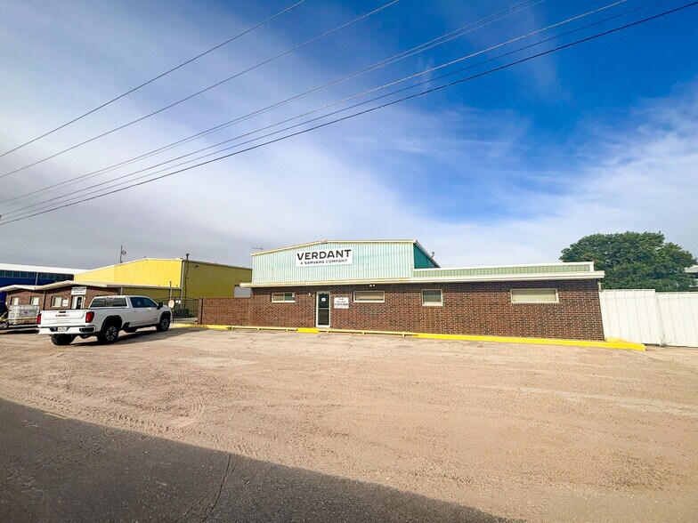More Photos Of 3803 Mankins Ave, Odessa Warehouse For Sale