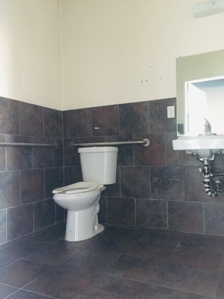 More Photos Of 10755 Lower Azusa Rd, El Monte Unknown For Lease