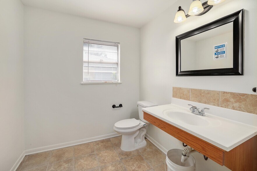 More Photos Of 508 Fm-1460, Georgetown Office For Sale
