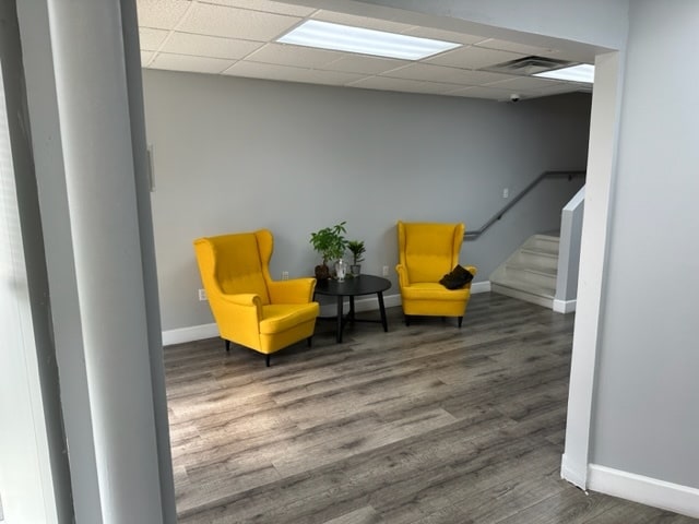 More Photos Of 7575 Kingspointe Pky, Orlando Showroom For Lease