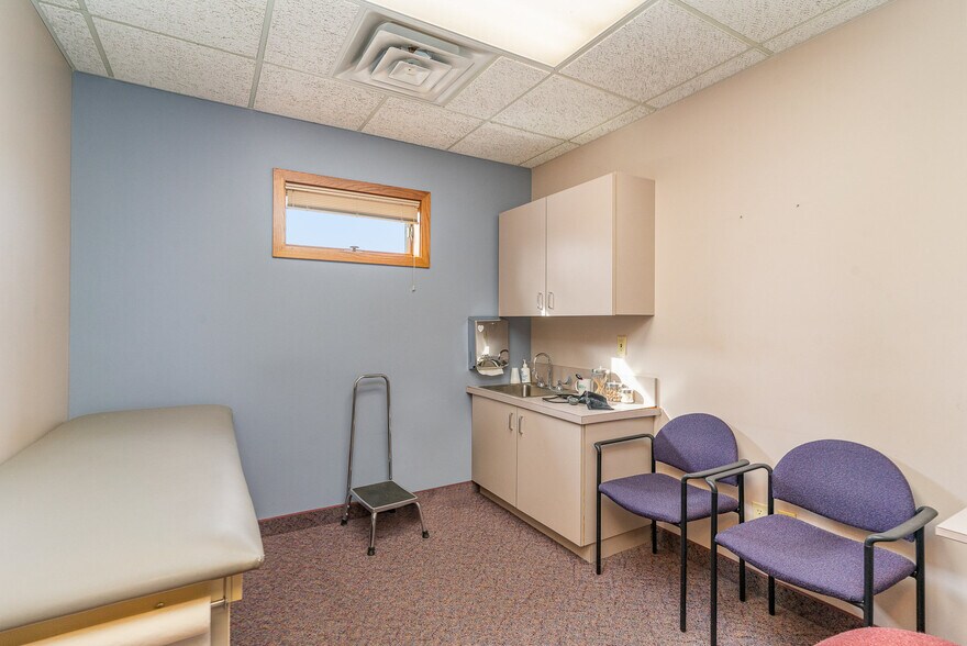 More Photos Of 3588 Center Ave, Essexville Medical For Sale