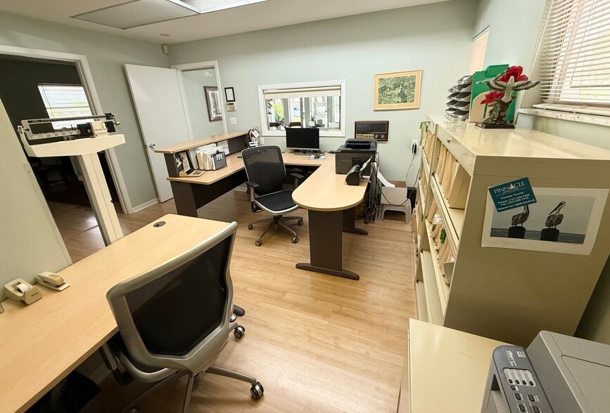 More Photos Of 1033 7th Ave N, Saint Petersburg Medical For Sale