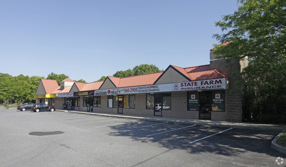 More Photos Of 279 Smithtown Blvd, Nesconset Freestanding For Lease