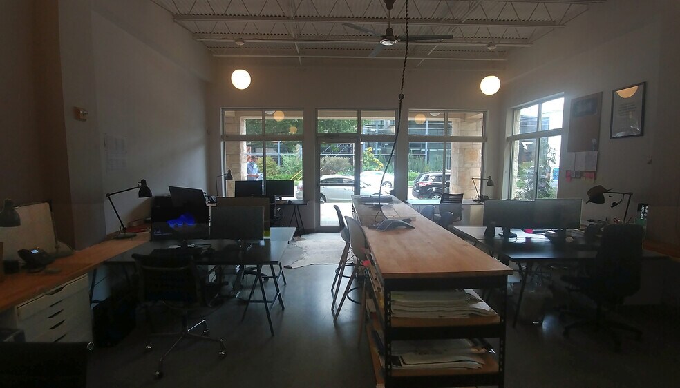 More Photos Of 2401 E 6th St, Austin Loft Creative Space For Lease