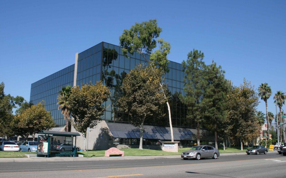 More Photos Of 337 N Vineyard Ave, Ontario Office Residential For Lease