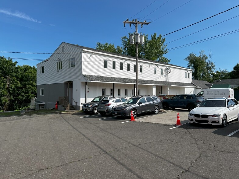 More Photos Of 125 Park Ave, Danbury Industrial For Lease