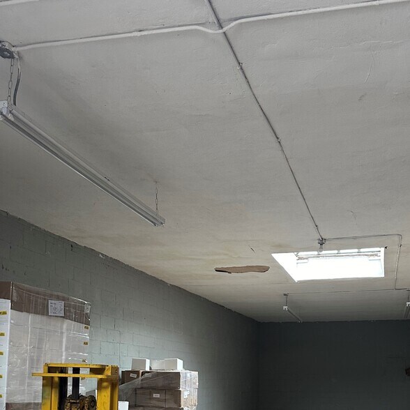More Photos Of 153 19th St, Brooklyn Warehouse For Lease