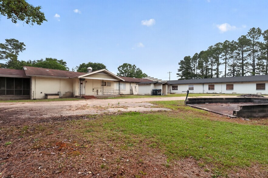 More Photos Of 6828 Old Stage Rd N, Angier Flex For Sale