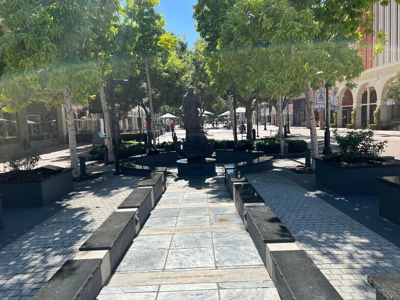 More Photos Of 3730 Main St, Riverside Storefront Retail Office For Lease