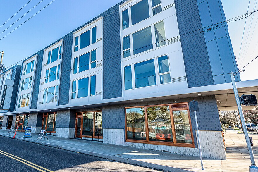 More Photos Of 2880 SE Division St, Portland Apartments For Lease