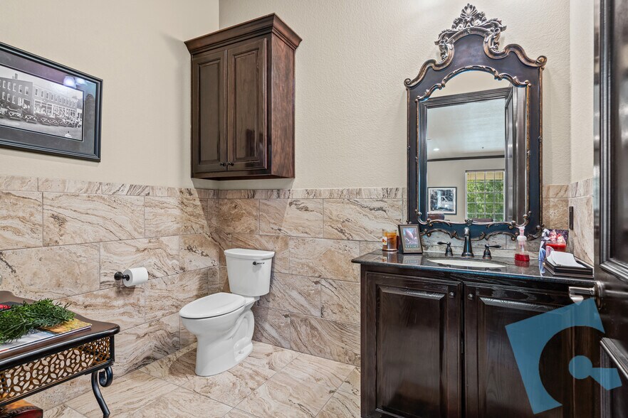 More Photos Of 23 Mission Ln, Colleyville Office For Sale