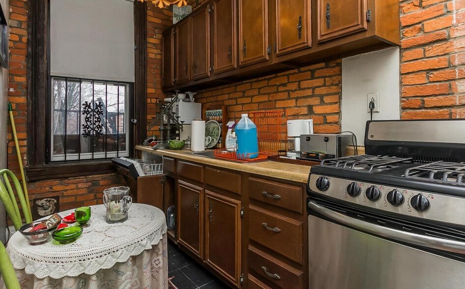 More Photos Of 1600 Bolton St, Baltimore Apartments For Sale