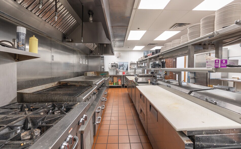 More Photos Of 717 N Pine St, Rolla Restaurant For Sale