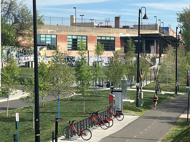 More Photos Of 705 Edgewood St NE, Washington Flex For Lease