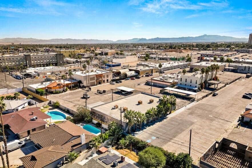 More Photos Of 830 E Sahara Ave, Las Vegas Office For Sale