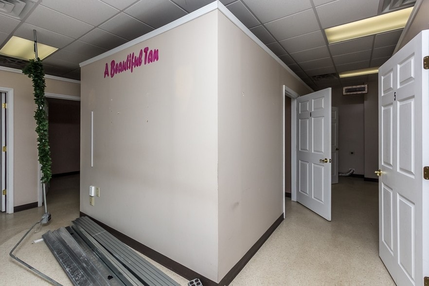 More Photos Of 133 E Main St, Youngsville General Retail For Lease