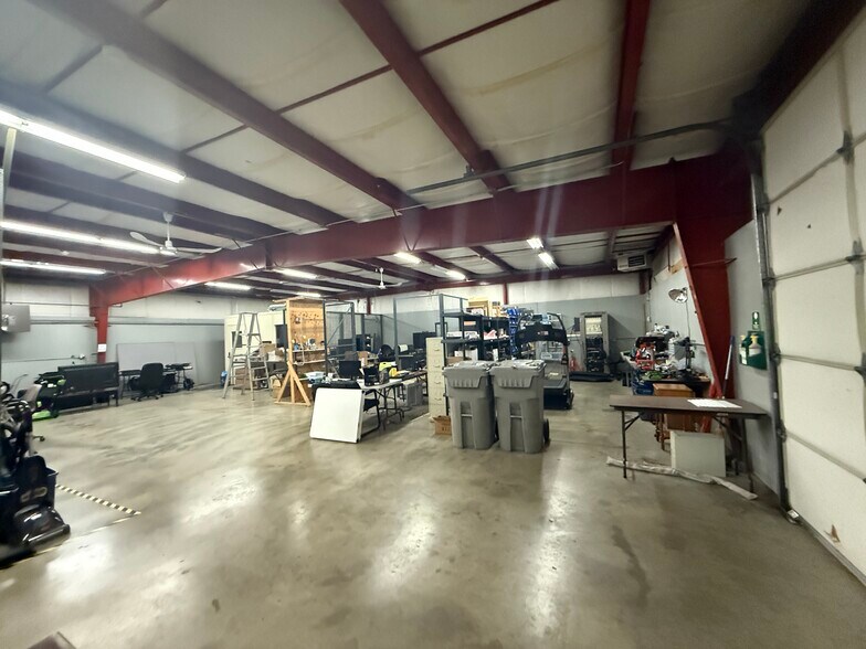 More Photos Of 991 Canal St, Syracuse Light Manufacturing For Sale
