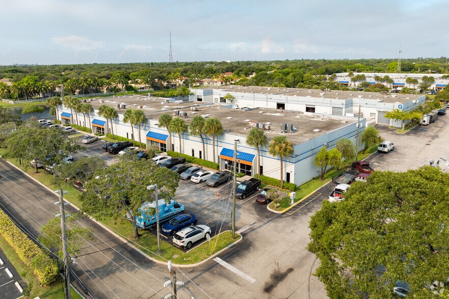 More Photos Of 6601 Lyons Rd, Coconut Creek Warehouse For Lease