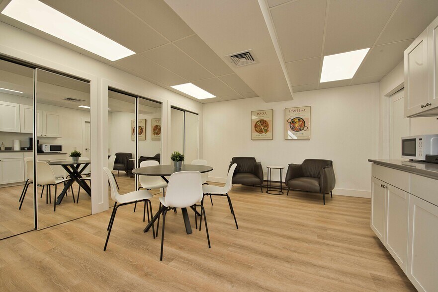 More Photos Of 121 Pulaski Rd, Kings Park Office For Sale