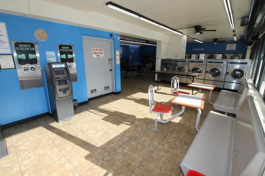 More Photos Of 312 W Keefe Ave, Milwaukee General Retail For Sale