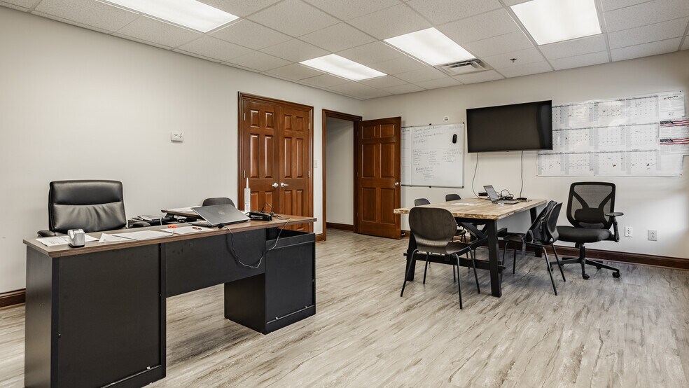 More Photos Of 698 Oldefield Commons Dr, Greenwood Medical For Sale