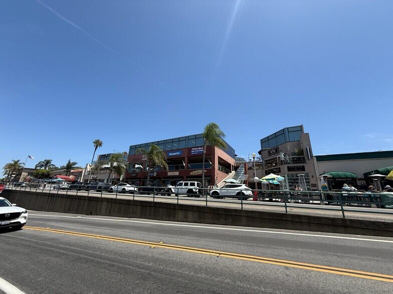 More Photos Of 1025 Prospect St, La Jolla General Retail For Lease