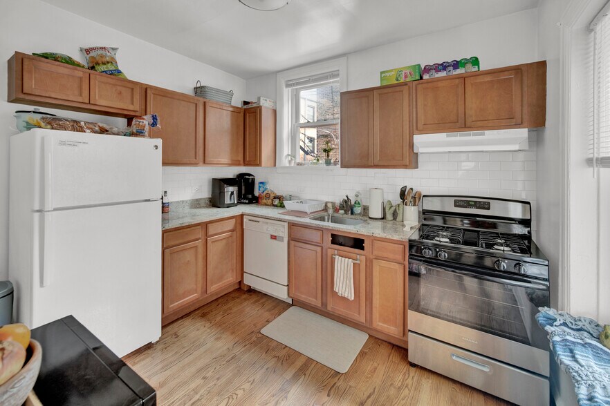 More Photos Of 1024 Noyes St, Evanston Apartments For Sale